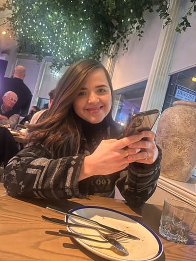 Laura Valderrama
